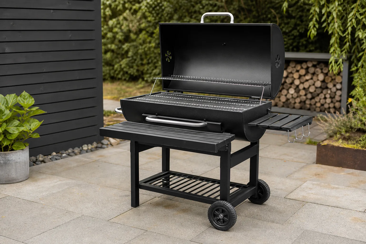 Bester Holzkohlegrill fuer Terrasse und Party: Grosse Grills fuer Gaeste
