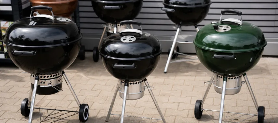 Holzkohlegrill kaufen: Worauf Einsteiger bei Modell, Groesse und Material achten sollten